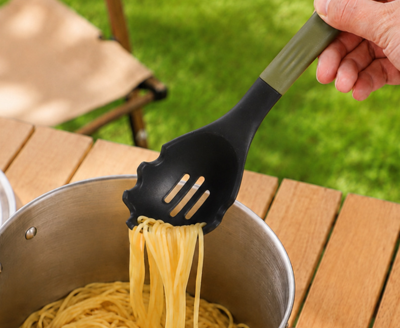 Mini Silicone Foldable 4 Piece Silicone BBQ Utensil Set Portable Heat Resistant Cooking Tools for Camping Kitchen - Image 6